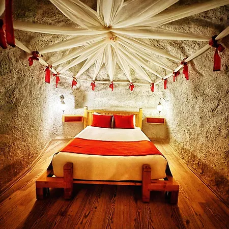 Sakli Cave House 3* أفانوس