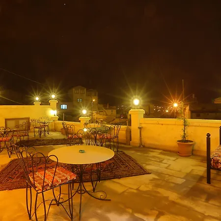 Sakli Cave House 3* أفانوس